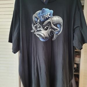 NORTH CAROLINA TARHEELS t-shirt. 4xl. NWT.
